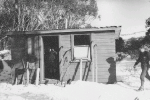 Disappointment Spur Hut 1970 Reet Vallack Collection