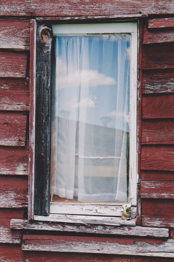 Pattinsons Hut window photo: copyright Olaf Moon
